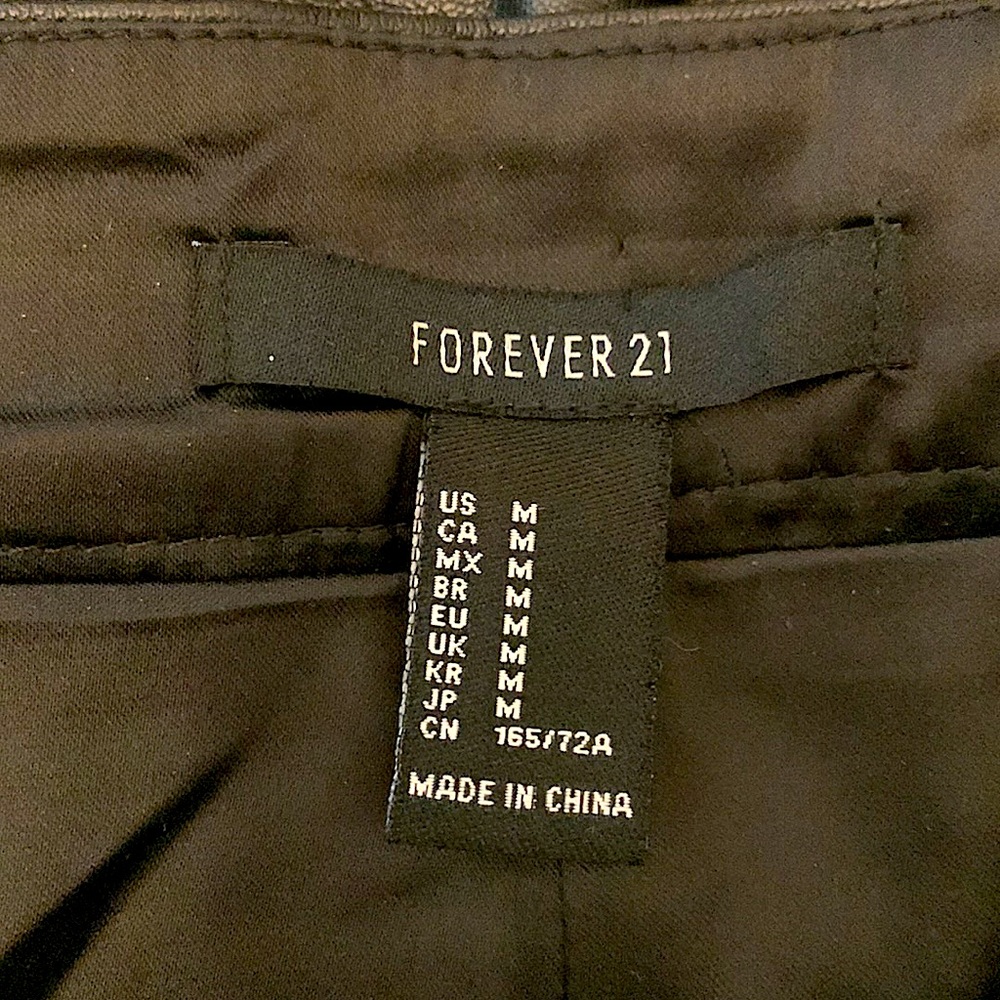 Forever 21 Faux Leather Black Mini Skirt **Size M**🔥🔥 - Picture 2 of 3